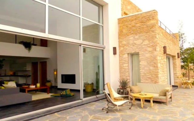 Splendid Villa With sea View