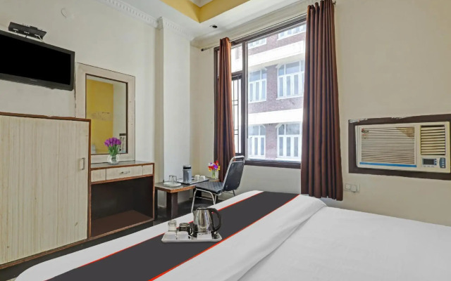spot on 89476 Hotel Shalimar Lodge
