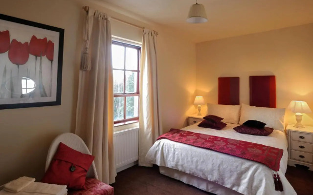 Pinewood Lodge Bed And Breakfast