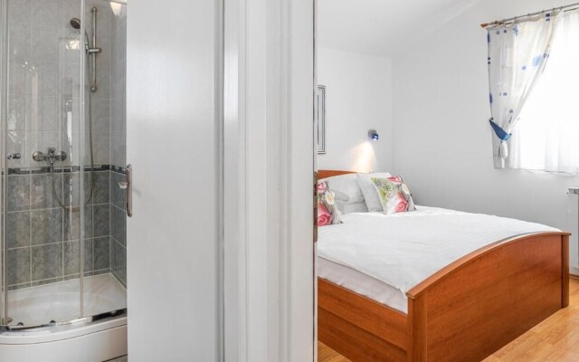 Barun Apartments - One Bedroom Apartment With Terrace and Sea View