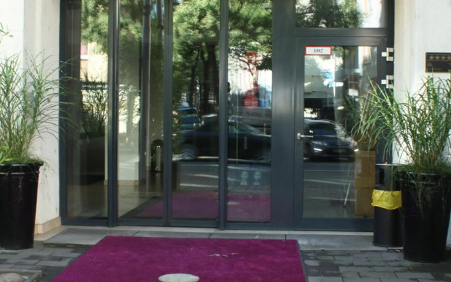 Pearl Hotel