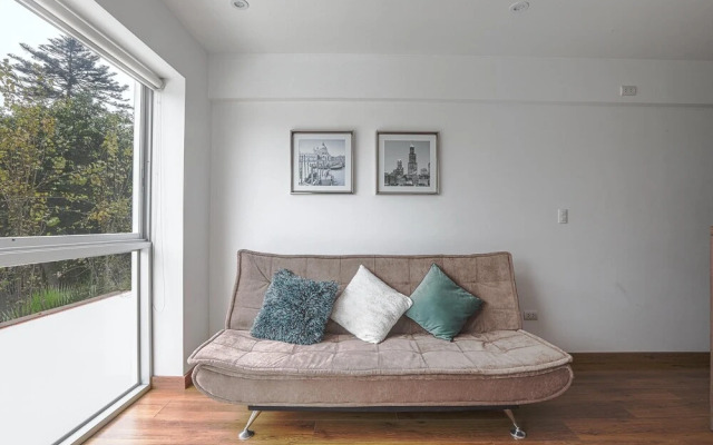 Quiet Romantic Apartment In The Heart Of Barranco