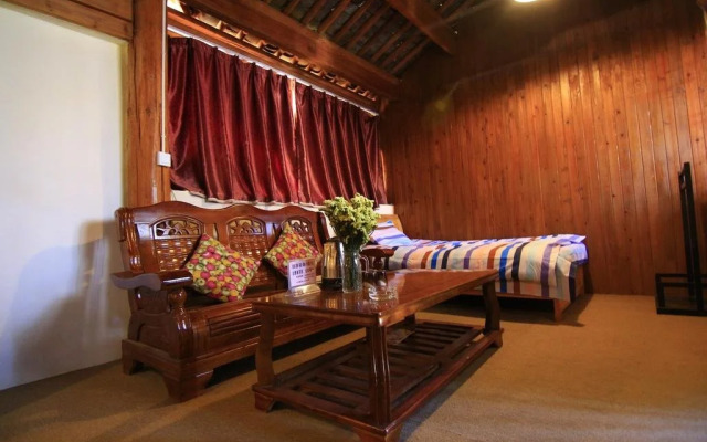 Lijiang Shuhe Shi Wu Wan Hostel