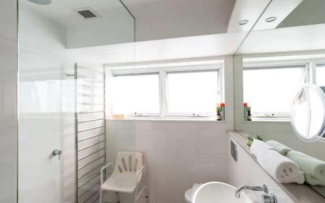 2 Bedroom Apartment with Bay View