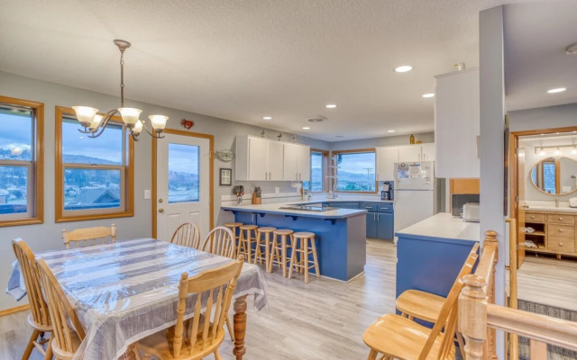 Two Views Vacation Home