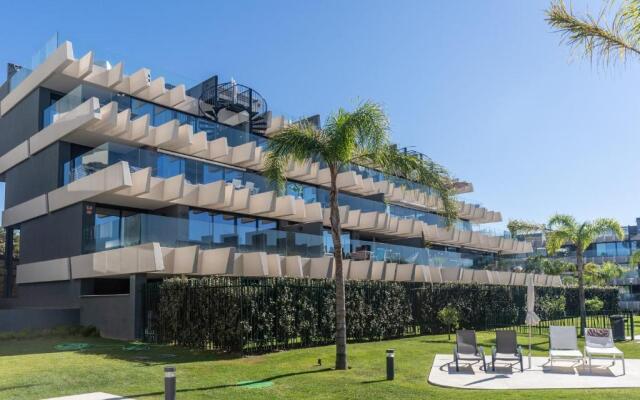 Modern 3bed apartment with sea view