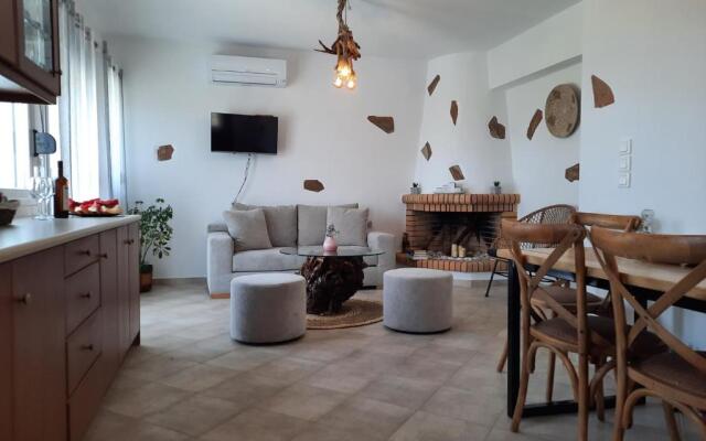 Janakos View Apartment II with Pool