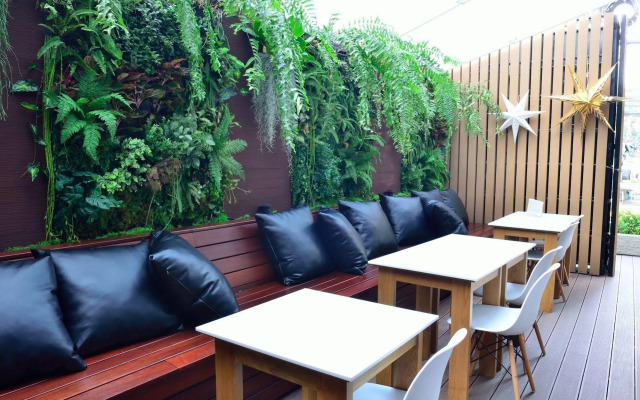 Bizotel Premier Hotel & Residence