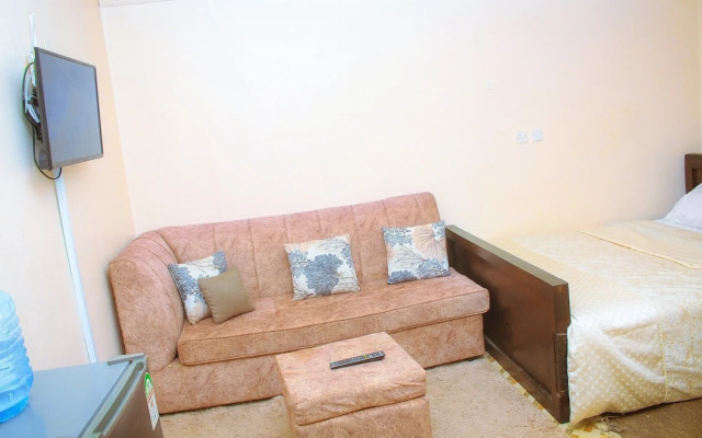 Airport Transit Studio Apartments