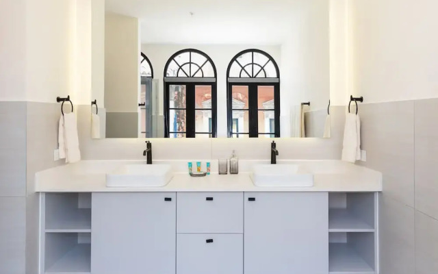 The Grand Penthouse by Acomodo Casco Viejo