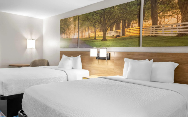 Days Inn by Wyndham Adel I-75