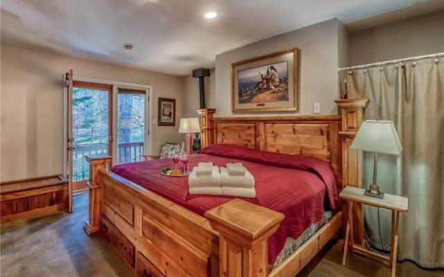 River Bend Lodge - Five Bedroom Cabin