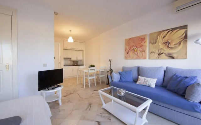 Studio in Marbella With Beachfront Pool