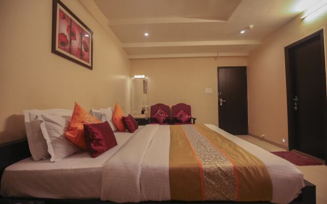 OYO 703 Hotel Shahi Palace