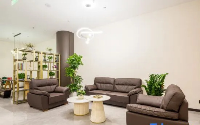 Rezen King Town Hotel