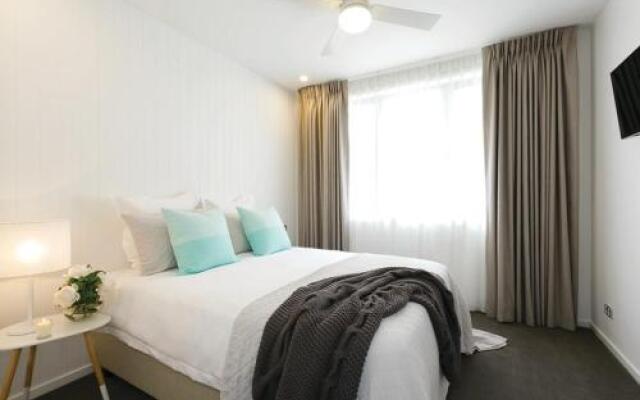 Lakes Edge Apartments