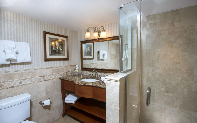 Tween Waters Island Resort & Spa