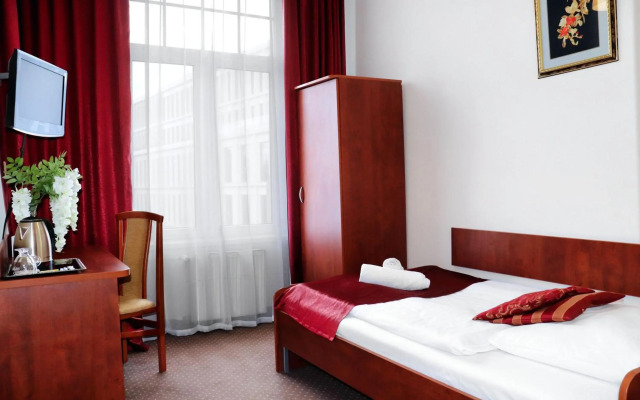 Lothus Hotel