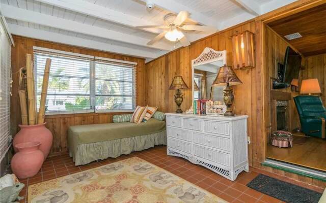 Anna Cabana Beach House by RedAwning