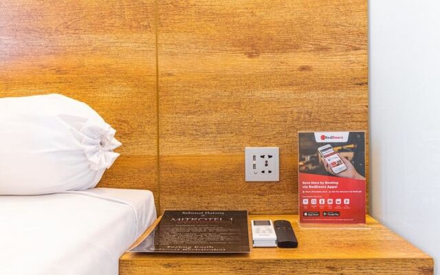 RedDoorz Plus near Ringroad City Walks Medan 2