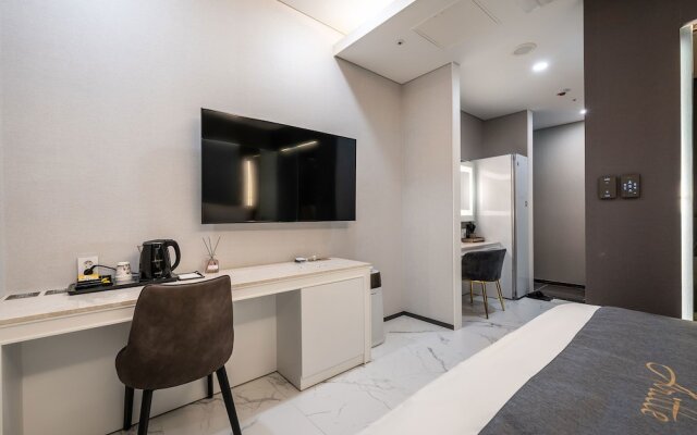 Suwon Aritte Hotel