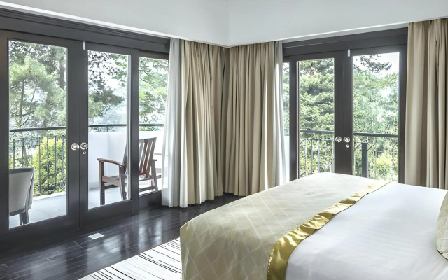 Lido Lake Resort By MNC Hotel