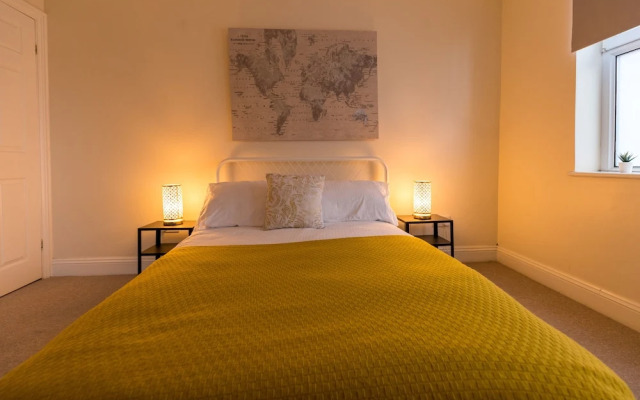 Ella Fitzgerald - Luxury 2 Bedroom Apt