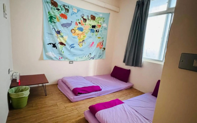 MatchBox Hostel