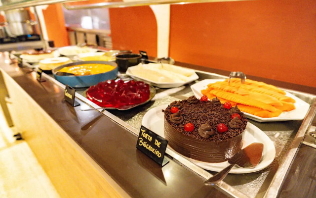 Dom Pedro Laguna Beach Resort & Golf