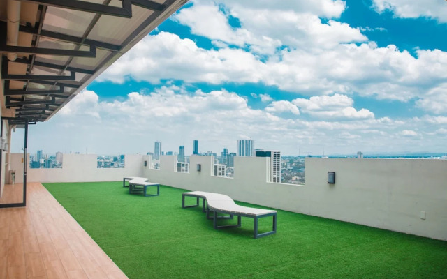 Huge 2Bedroom Staycation 4pax allowable 8pax Suite