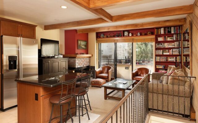Aspen Townhouse East Unit 7