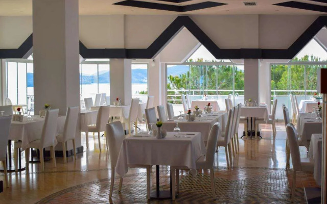 Roseira Beach Resort