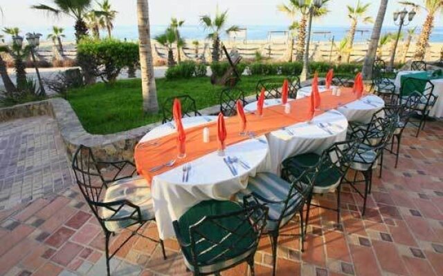 Buena Vista Oceanfront & Hot Springs Resort