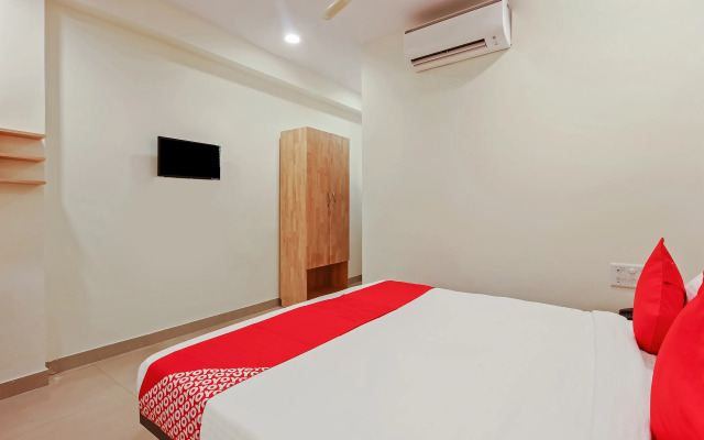 OYO Flagship 76687 Ramoji Kothapet