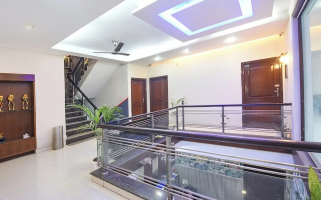 Fabhotel Pooja Residency