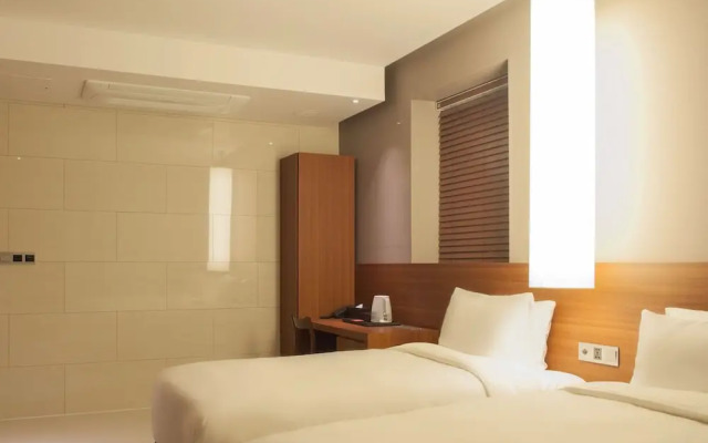 Top Cloud Hotel Cheonan