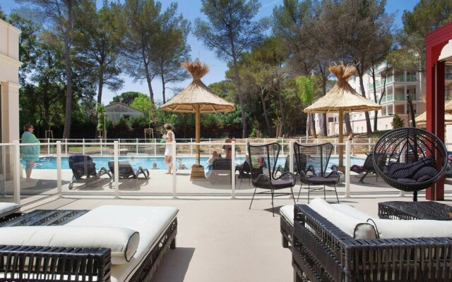 Beautiful apartment with balcony or terrace, near the beach