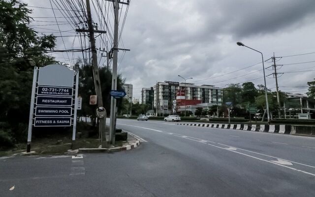 曼谷奈达詩娜卡琳双朗52号酒店(Nida Rooms Srinakarin 52 Suanluang)