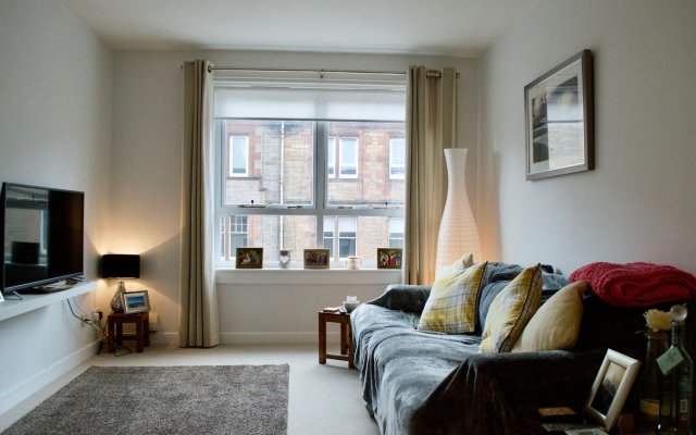 2 Bedroom Flat In Edinburgh