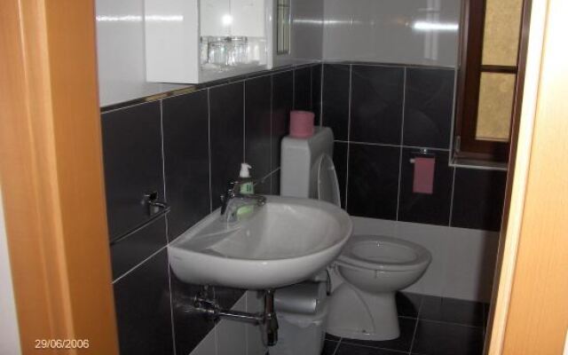 Old Town Cres Apartments