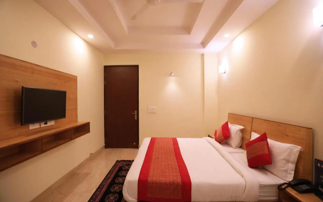 OYO 10889 Hotel Green Residency