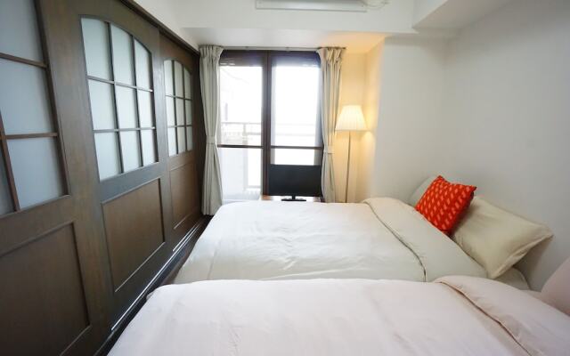 Terry's Apartment Shinsaibashi East I G13B