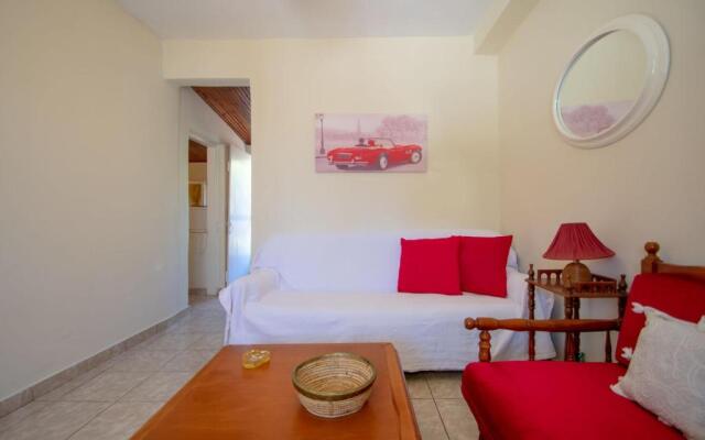 Doras Beach Bungalow B