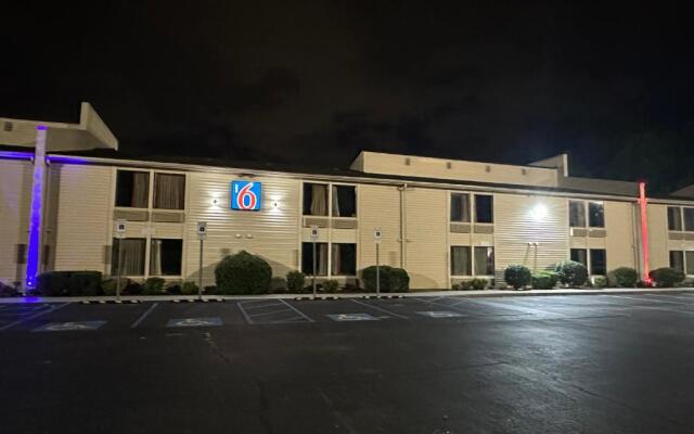 Motel 6 Greensboro, NC - Airport