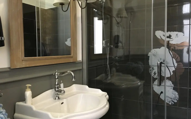 Standard Apartment by Hi5 - FehÃ©rahajÃ³