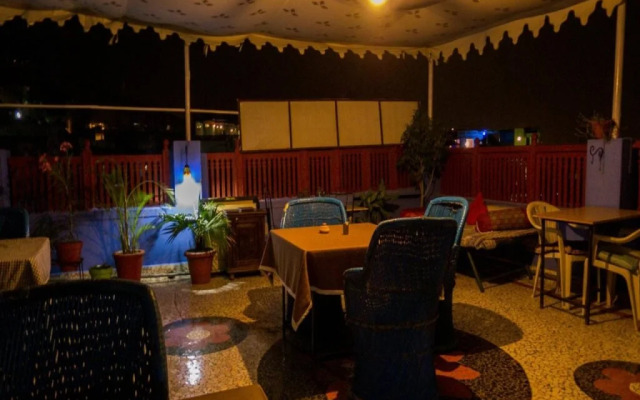 Pushp Guest House