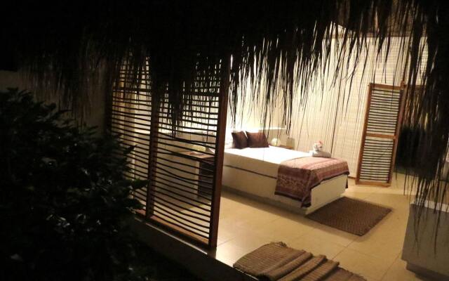 Huku Beach Hostel