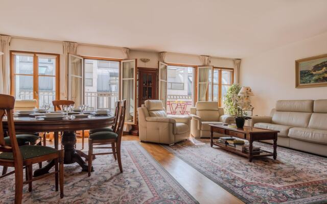 Beaudelaire Center Residence