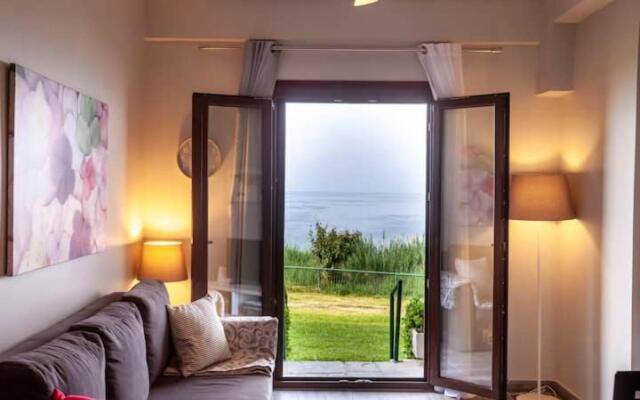 Mola Kaliva sea view, 100m from the beach!