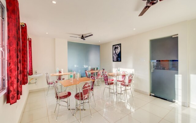 Capital O 19360 Sai Suites Inn